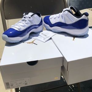 Wmns air Jordan 11 low concord sketch. Size 9.5 W